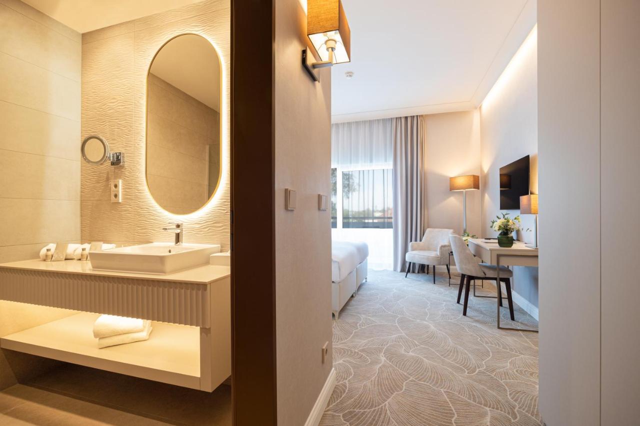Hotel Gerardus Szeged Ngoại thất bức ảnh