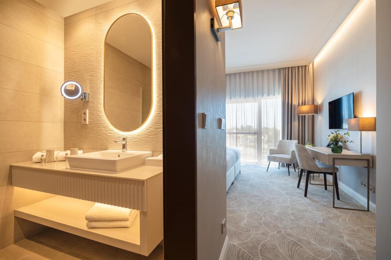 Hotel Gerardus Szeged Ngoại thất bức ảnh