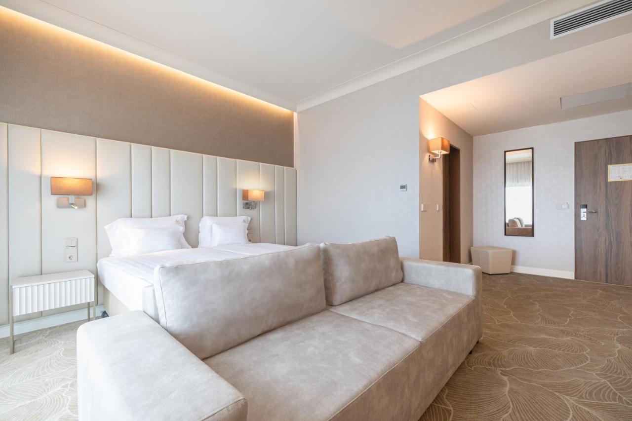 Hotel Gerardus Szeged Ngoại thất bức ảnh