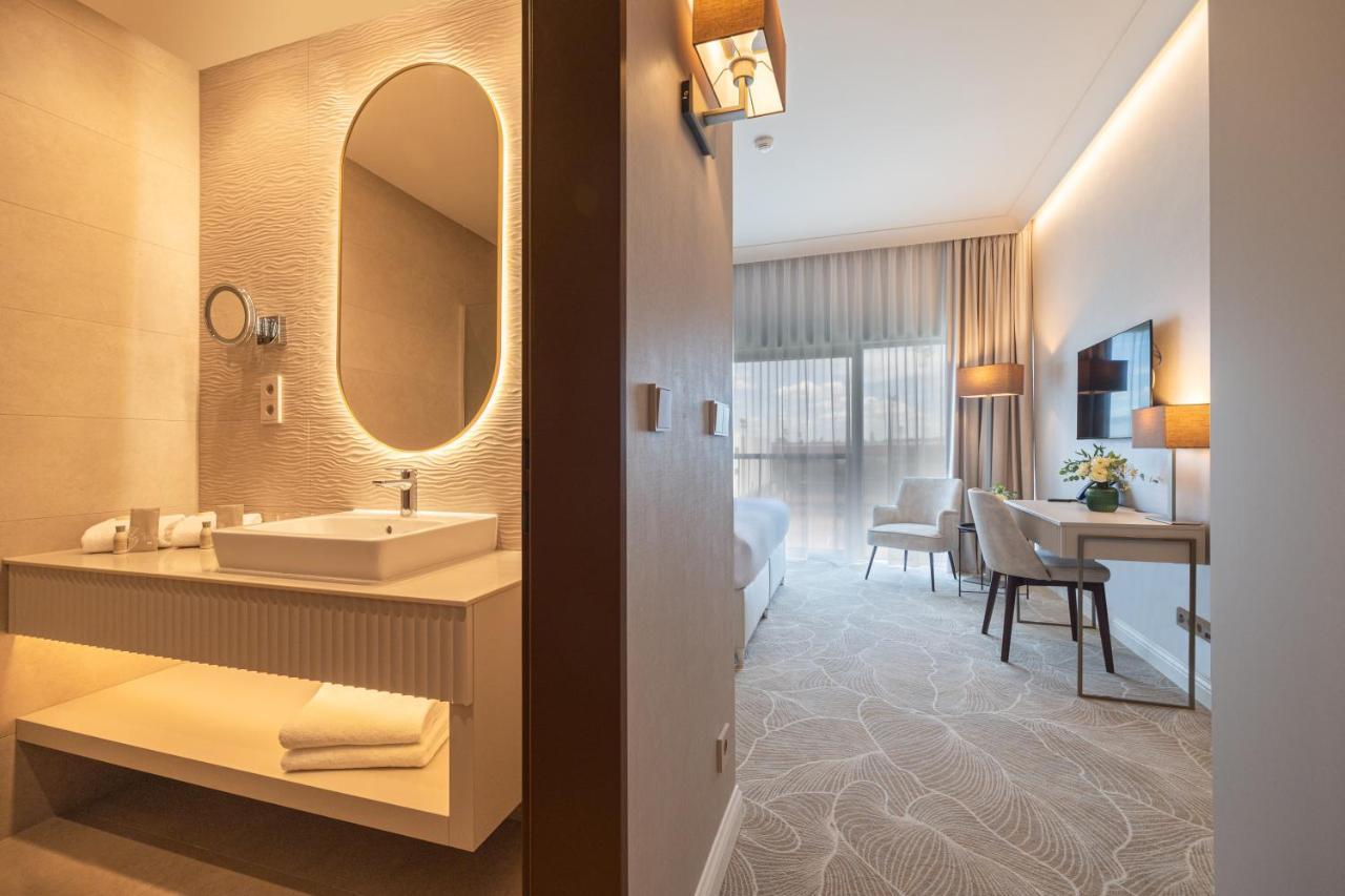 Hotel Gerardus Szeged Ngoại thất bức ảnh