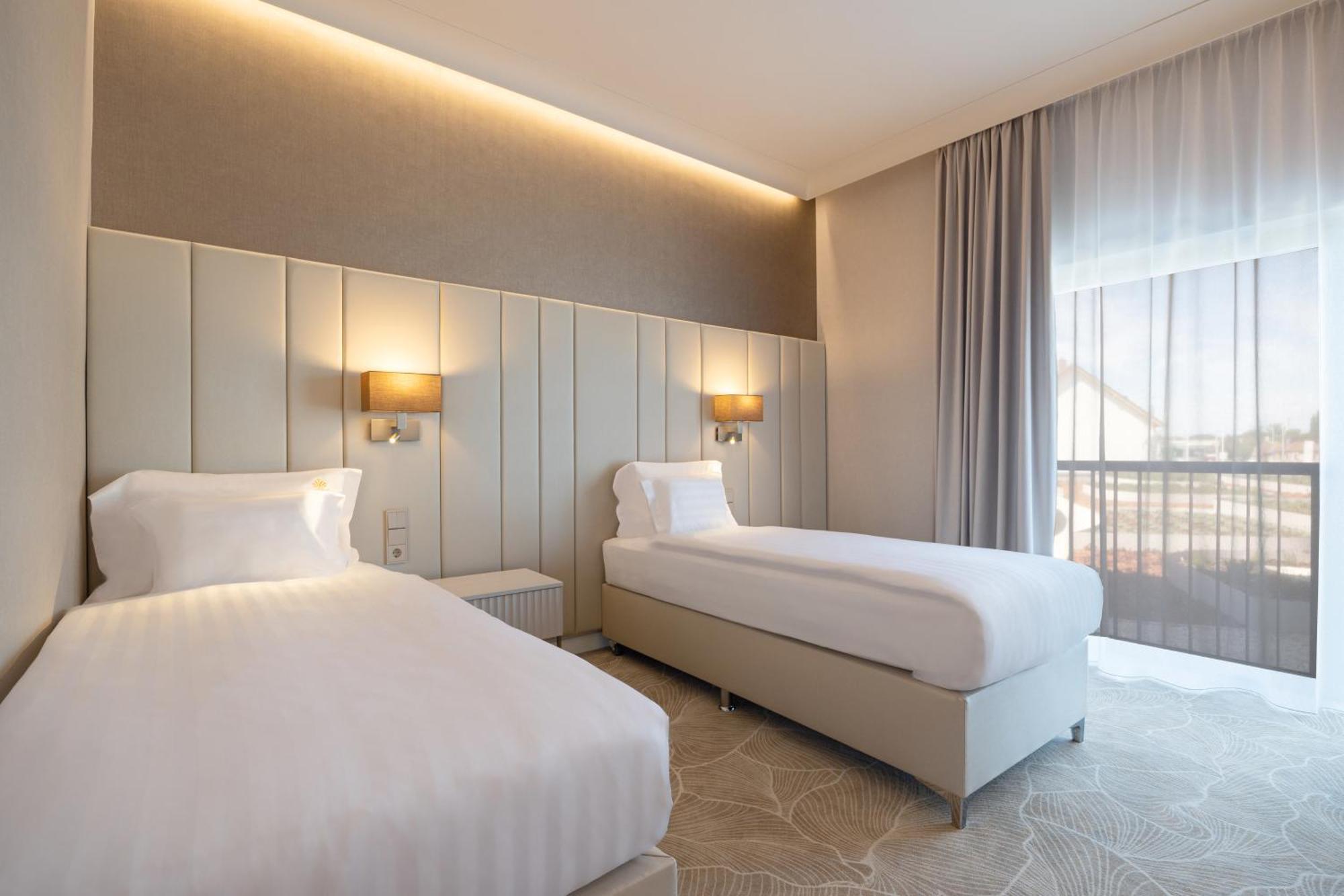 Hotel Gerardus Szeged Ngoại thất bức ảnh